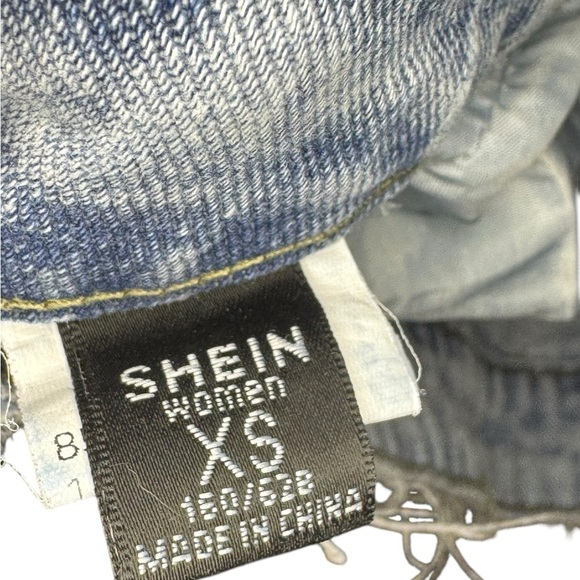 SHEIN Gray Relaxed Fit Jeans with Cargo Style - Picture 2 of 3